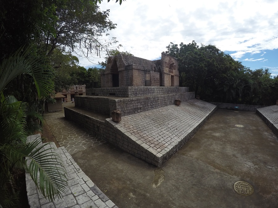 Reconstitution temple Maya